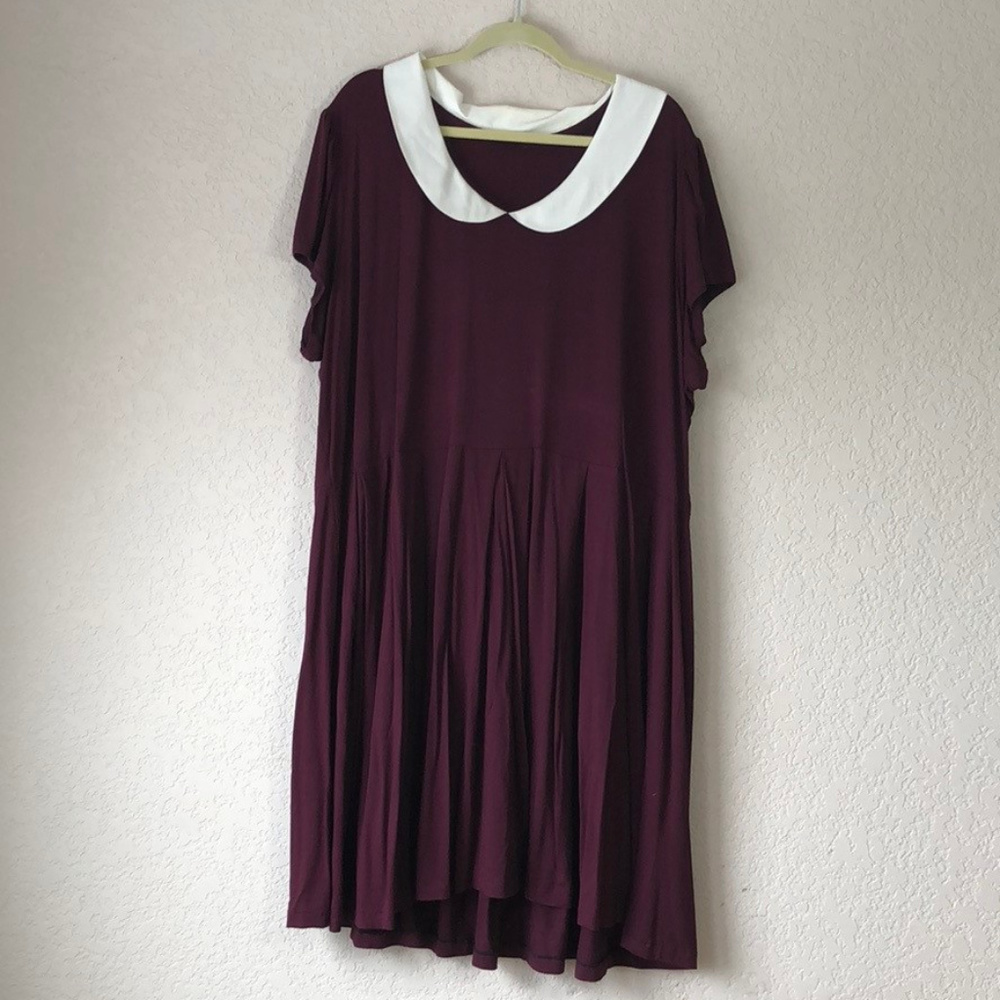 Elegant Burgundy Dress with White Collar